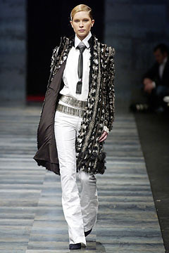 Lagerfeld Gallery fashion show for Autumn/Winter 2003