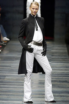 Lagerfeld Gallery fashion show for Autumn/Winter 2003