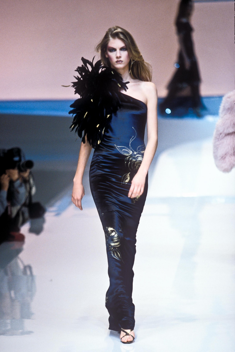 Angela Lindvall featured in  the Valentino fashion show for Autumn/Winter 1997