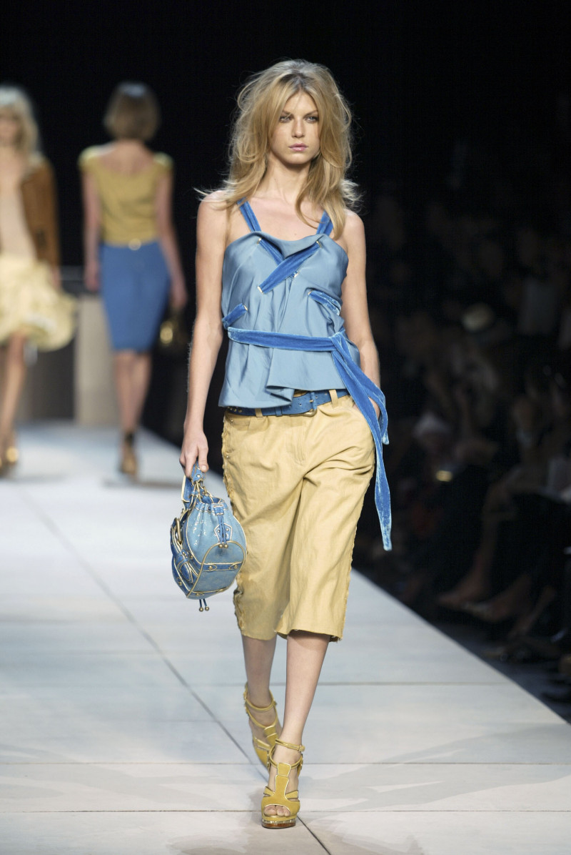 Angela Lindvall featured in  the Louis Vuitton fashion show for Spring/Summer 2004