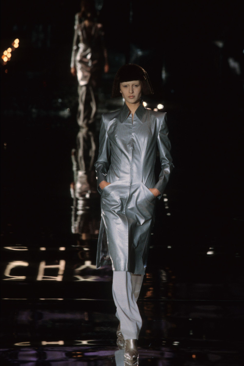 Givenchy fashion show for Autumn/Winter 1999