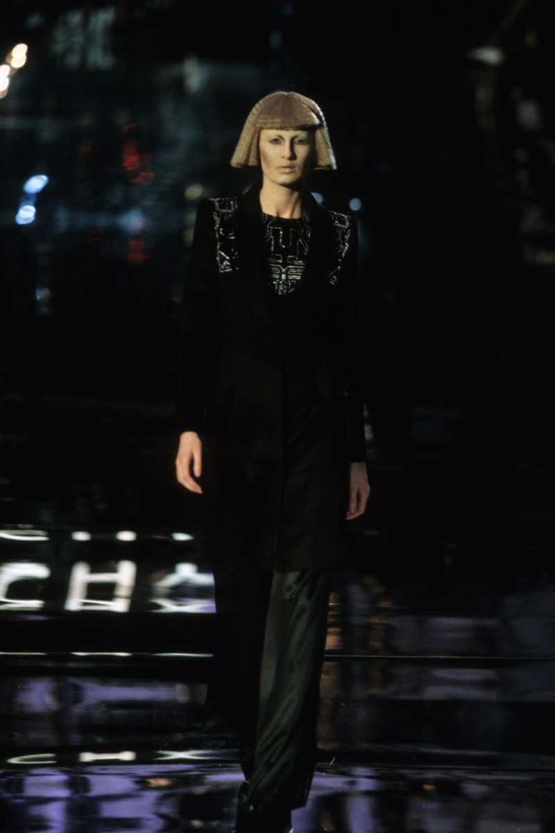 Givenchy fashion show for Autumn/Winter 1999