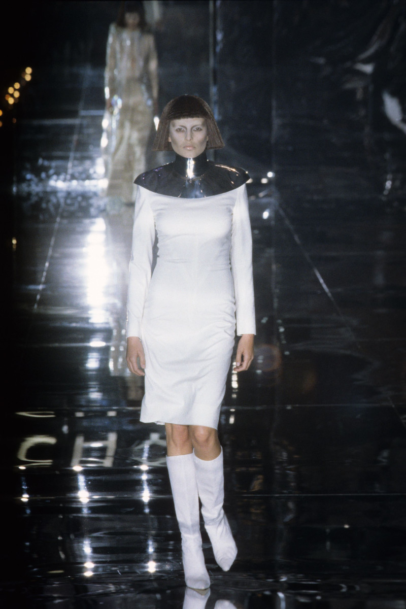 Givenchy fashion show for Autumn/Winter 1999