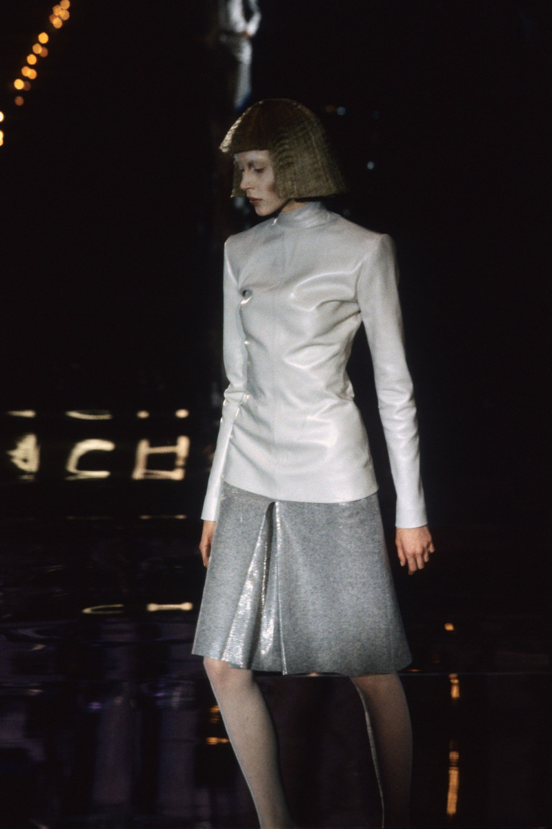 Givenchy fashion show for Autumn/Winter 1999