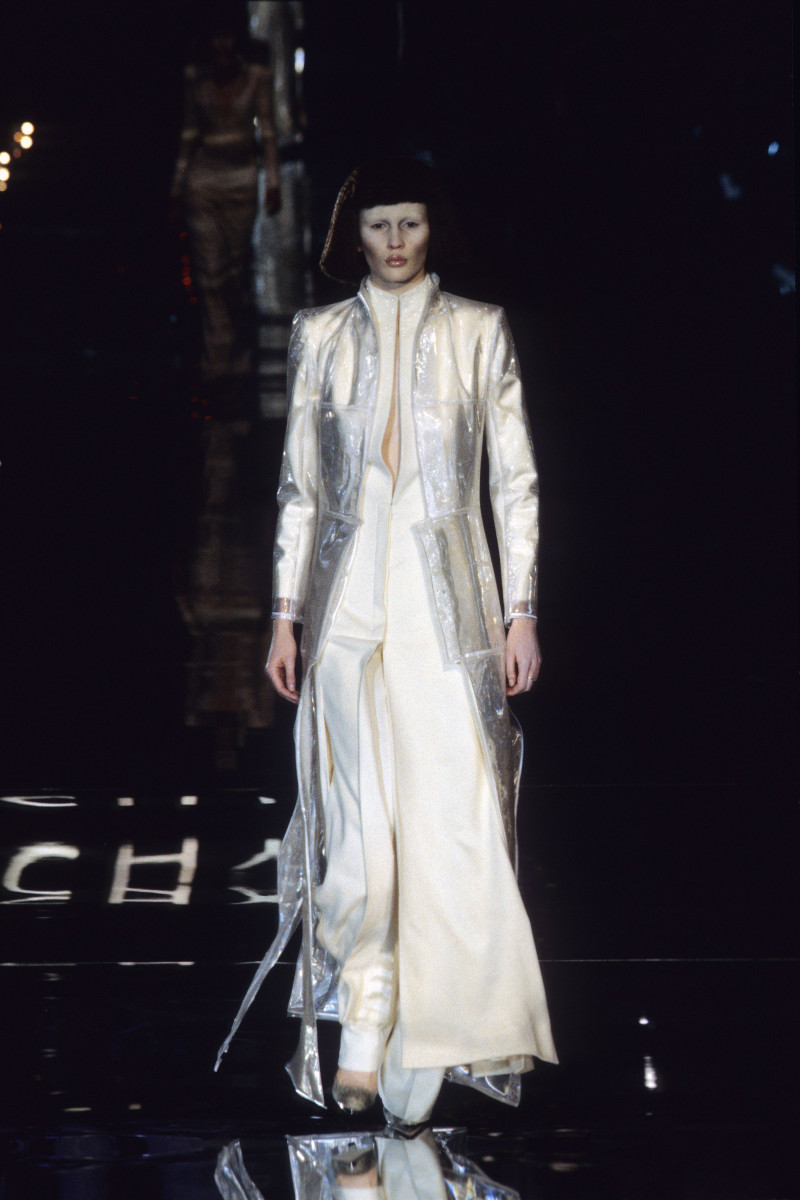 Givenchy fashion show for Autumn/Winter 1999