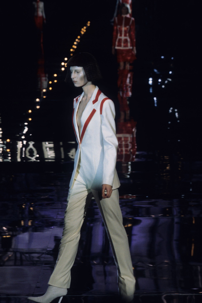 Givenchy fashion show for Autumn/Winter 1999