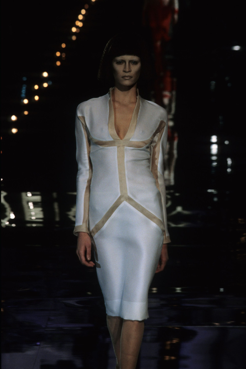 Givenchy fashion show for Autumn/Winter 1999