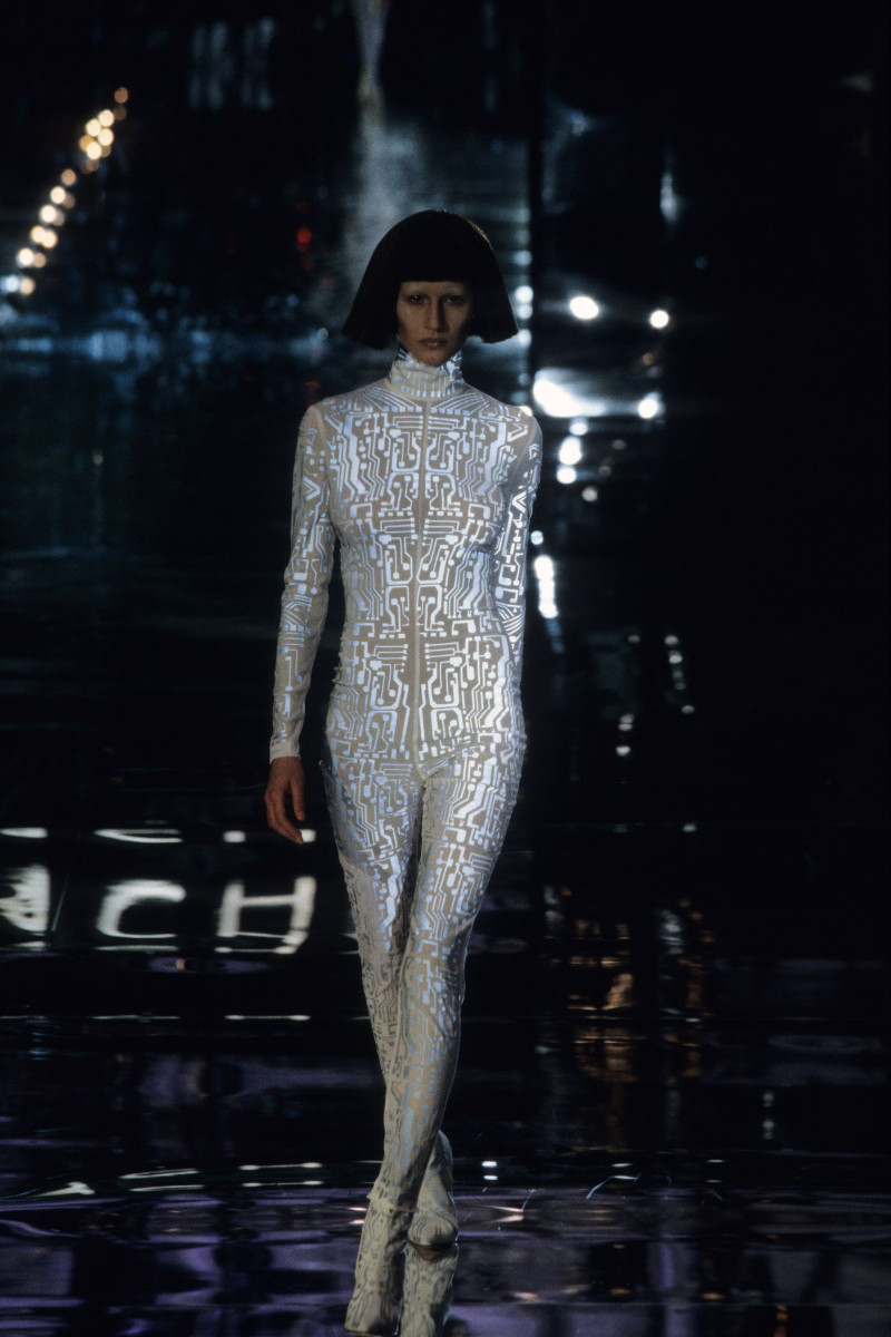 Givenchy fashion show for Autumn/Winter 1999