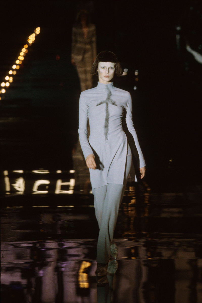 Givenchy fashion show for Autumn/Winter 1999