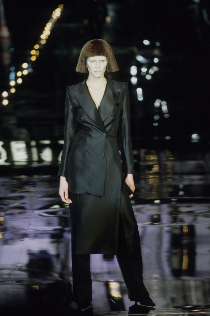 Givenchy fashion show for Autumn/Winter 1999
