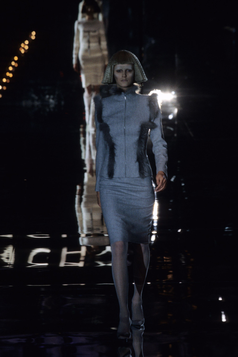 Givenchy fashion show for Autumn/Winter 1999