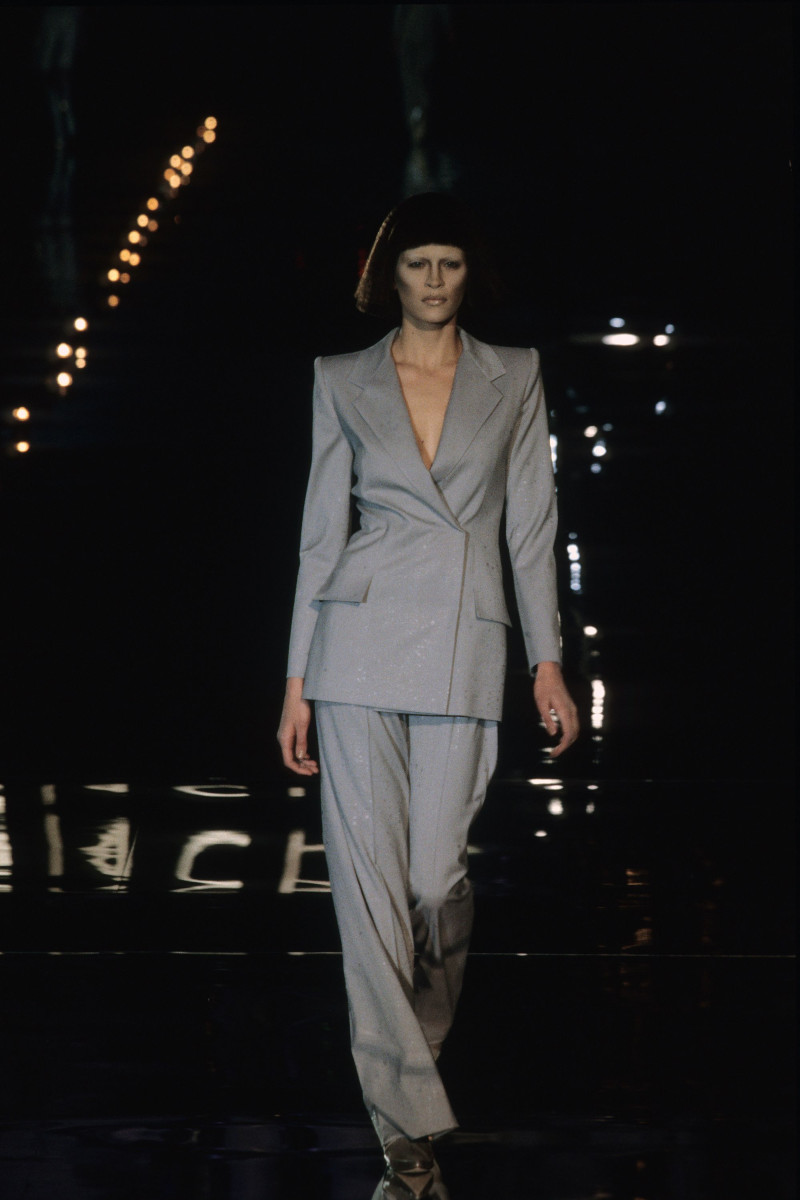 Givenchy fashion show for Autumn/Winter 1999