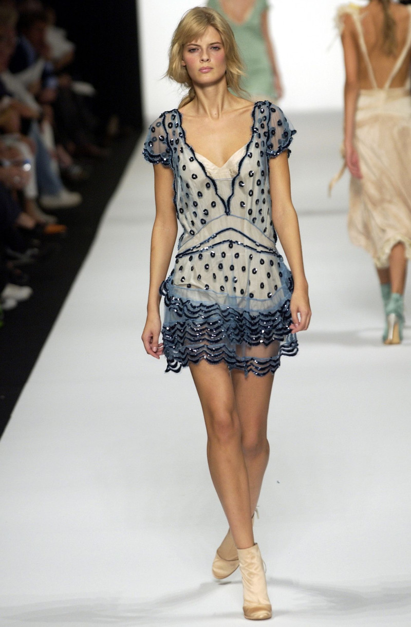 Marc Jacobs fashion show for Spring/Summer 2004