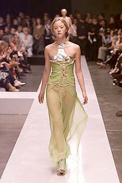 Fendi fashion show for Spring/Summer 2000