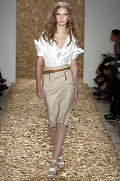 Anne Klein fashion show for Spring/Summer 2004