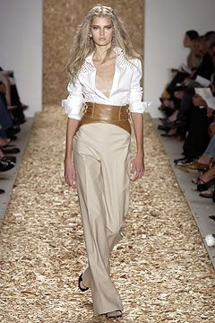 Anne Klein fashion show for Spring/Summer 2004
