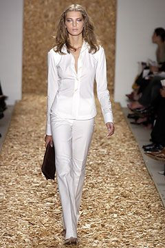 Anne Klein fashion show for Spring/Summer 2004
