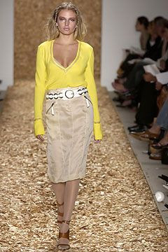 Anne Klein fashion show for Spring/Summer 2004