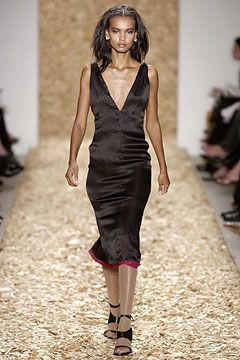 Anne Klein fashion show for Spring/Summer 2004