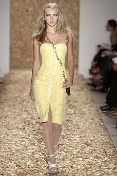 Anne Klein fashion show for Spring/Summer 2004