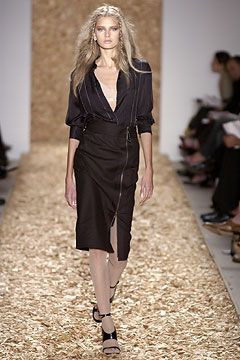 Anne Klein fashion show for Spring/Summer 2004