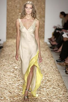 Anne Klein fashion show for Spring/Summer 2004