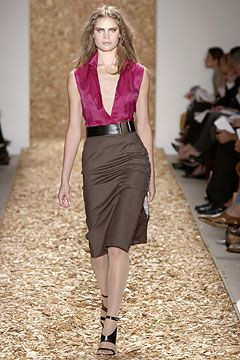 Anne Klein fashion show for Spring/Summer 2004
