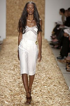 Anne Klein fashion show for Spring/Summer 2004