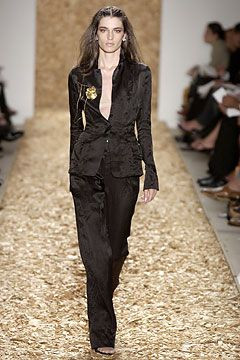 Anne Klein fashion show for Spring/Summer 2004