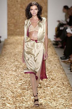 Anne Klein fashion show for Spring/Summer 2004