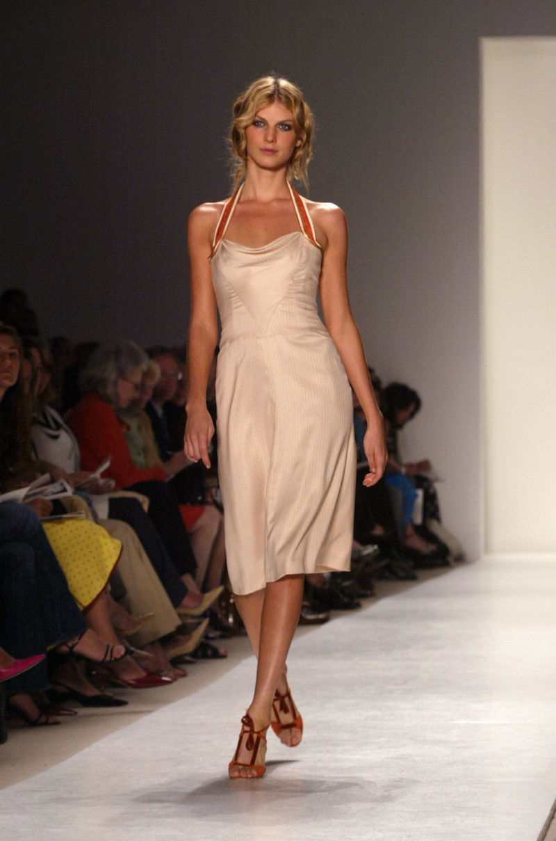 Angela Lindvall featured in  the Carolina Herrera fashion show for Spring/Summer 2004