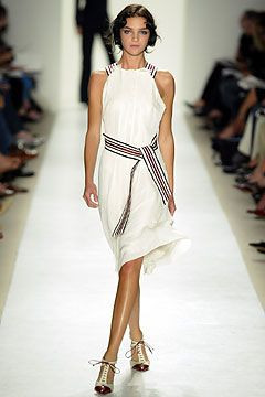 Carolina Herrera fashion show for Spring/Summer 2004