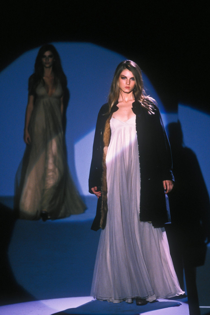 Angela Lindvall featured in  the Gucci fashion show for Autumn/Winter 1998