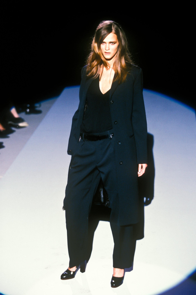 Carmen Kass featured in  the Gucci fashion show for Autumn/Winter 1998