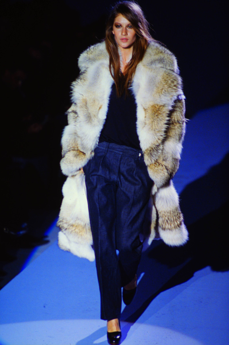 Gisele Bundchen featured in  the Gucci fashion show for Autumn/Winter 1998