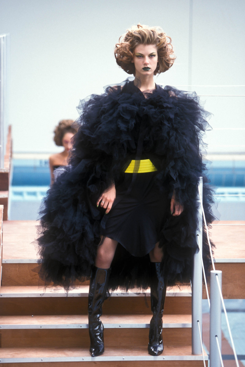 Angela Lindvall featured in  the Chanel Haute Couture fashion show for Autumn/Winter 2000