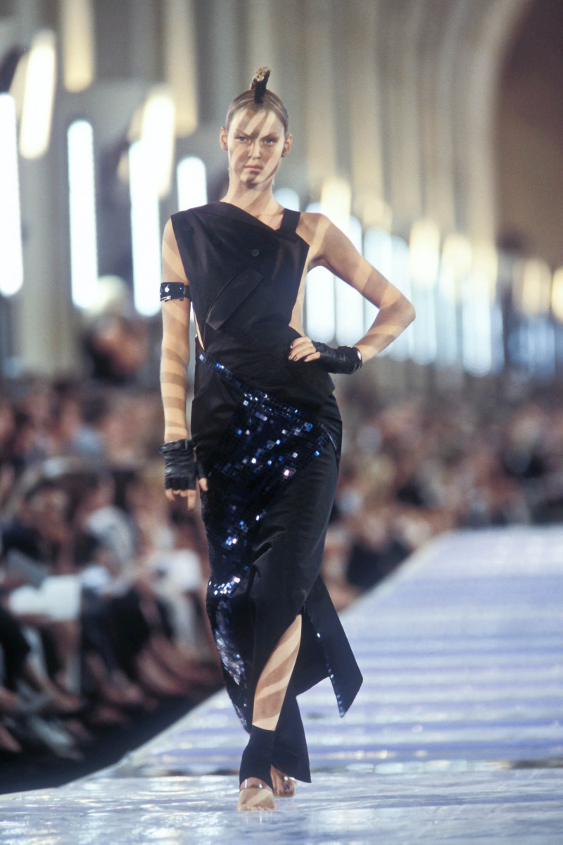 Angela Lindvall featured in  the Christian Dior Haute Couture fashion show for Autumn/Winter 1999