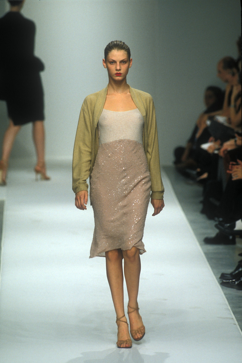 Angela Lindvall featured in  the Narciso Rodriguez fashion show for Spring/Summer 1998