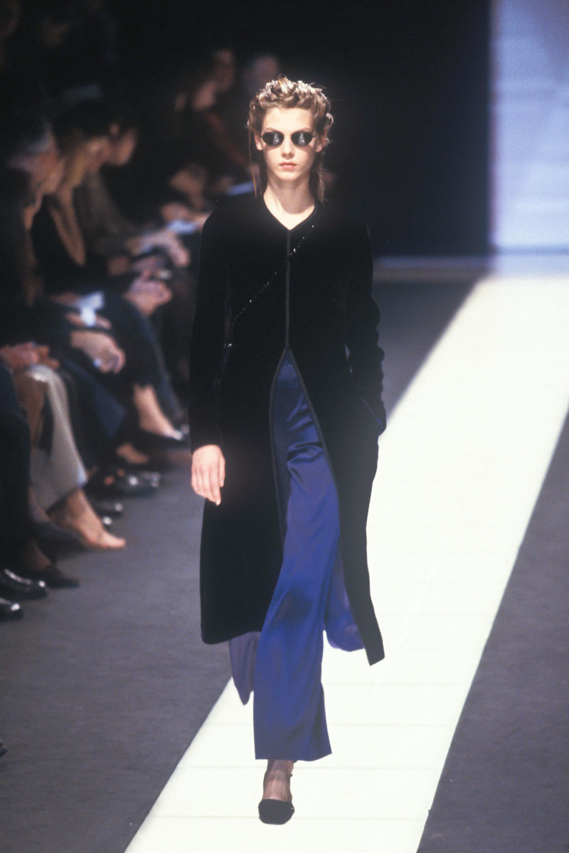 Angela Lindvall featured in  the Giorgio Armani fashion show for Autumn/Winter 1997