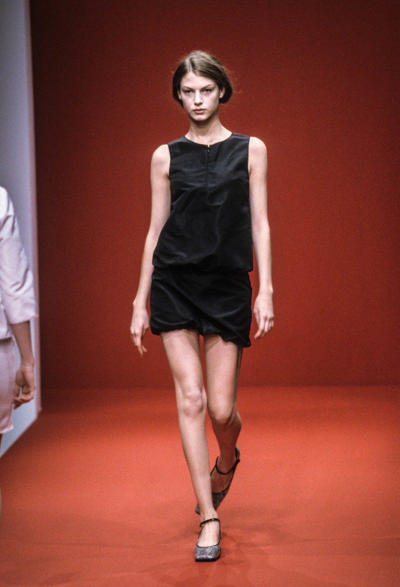 Angela Lindvall featured in  the Miu Miu fashion show for Autumn/Winter 1998