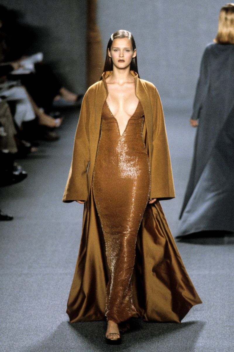 Carmen Kass featured in  the Halston fashion show for Autumn/Winter 1998