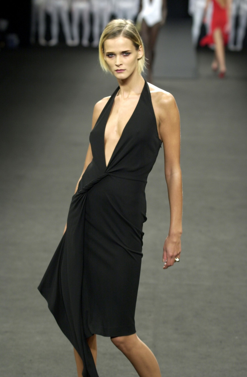 Carmen Kass featured in  the John Bartlett fashion show for Spring/Summer 2001