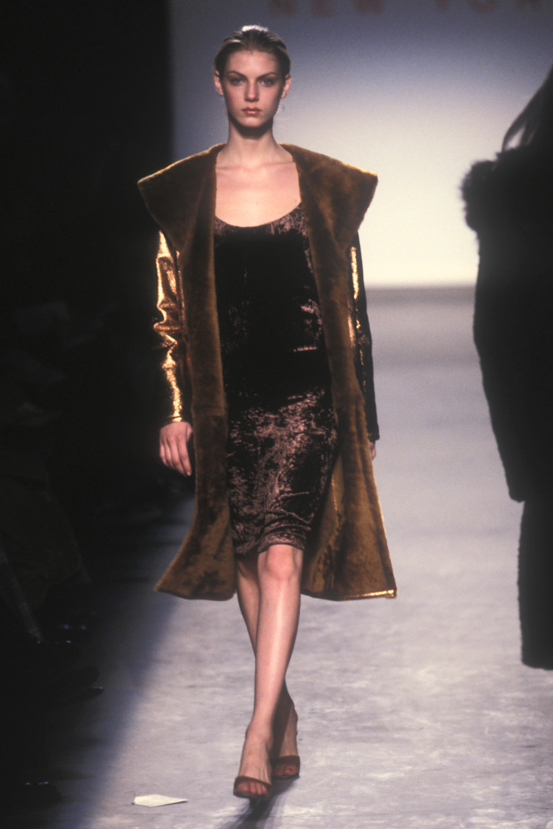 Angela Lindvall featured in  the Isaac Mizrahi fashion show for Autumn/Winter 1997