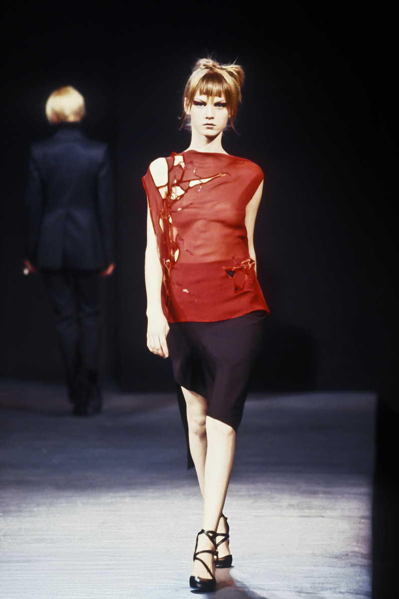 Angela Lindvall featured in  the Martine Sitbon fashion show for Autumn/Winter 1997