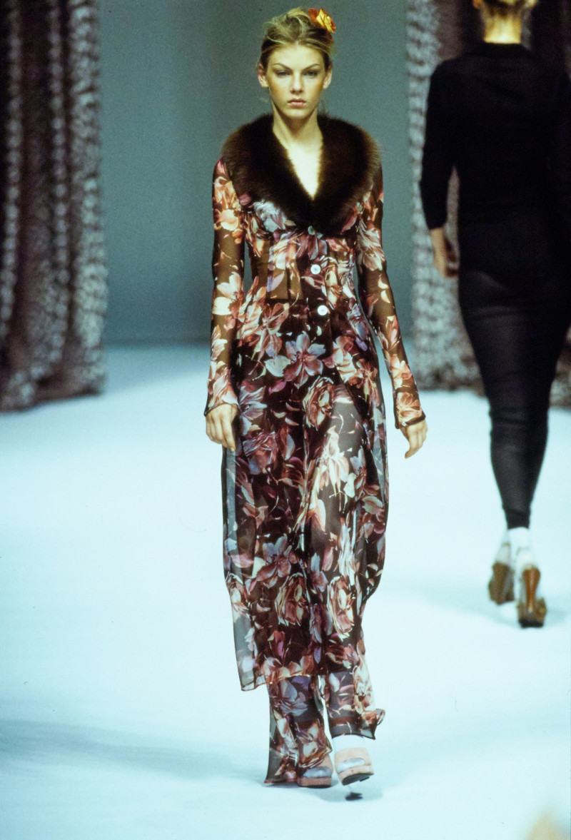 Dolce & Gabbana fashion show for Spring/Summer 1997