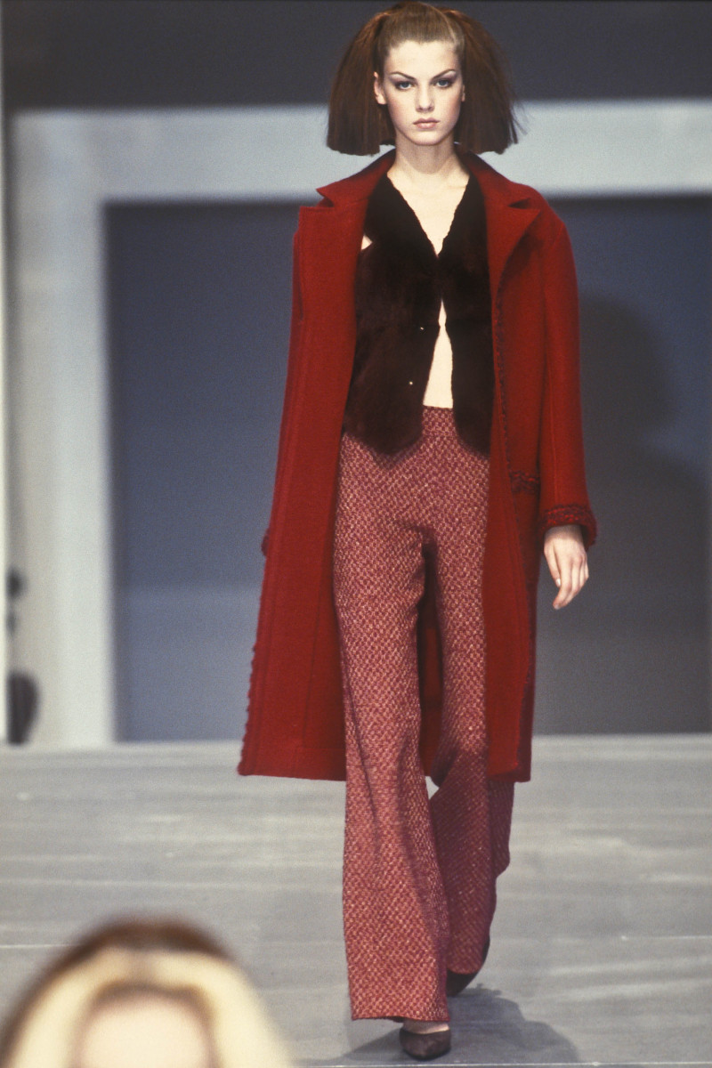 Angela Lindvall featured in  the Chanel fashion show for Autumn/Winter 1997