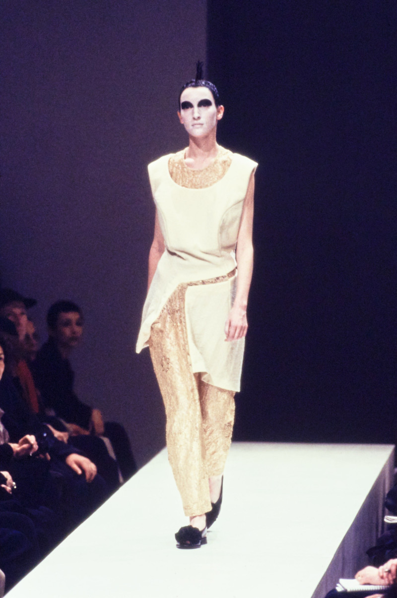 Comme des Garçons fashion show for Autumn/Winter 1997