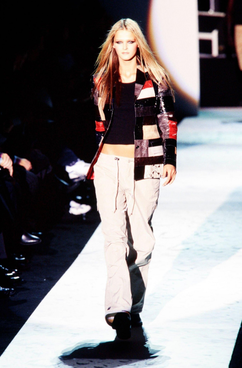 Carmen Kass featured in  the Tommy Hilfiger fashion show for Autumn/Winter 1999