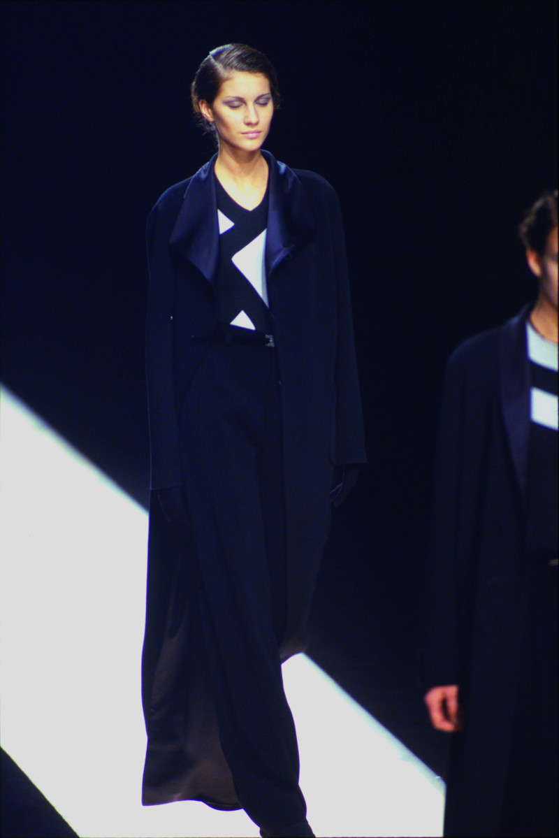 Gisele Bundchen featured in  the Giorgio Armani fashion show for Autumn/Winter 1998