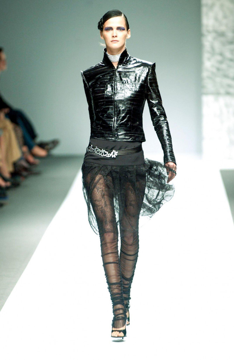 Carmen Kass featured in  the Lagerfeld Gallery fashion show for Spring/Summer 2002